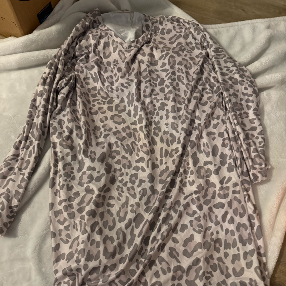 Source Unknown Long Sleeve Leopard Print Dress - image 1